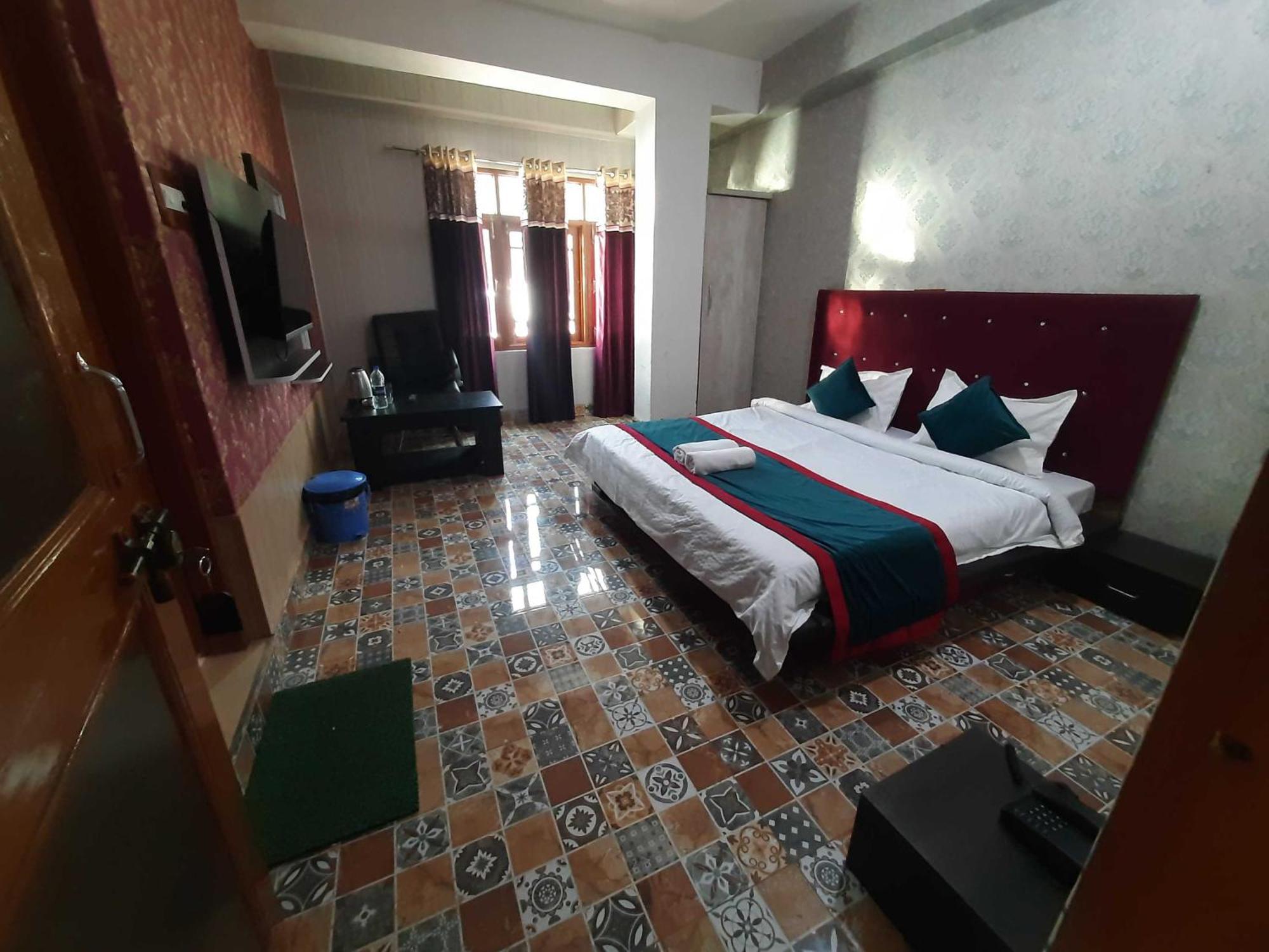Hotel O Graceland Сринагар Экстерьер фото